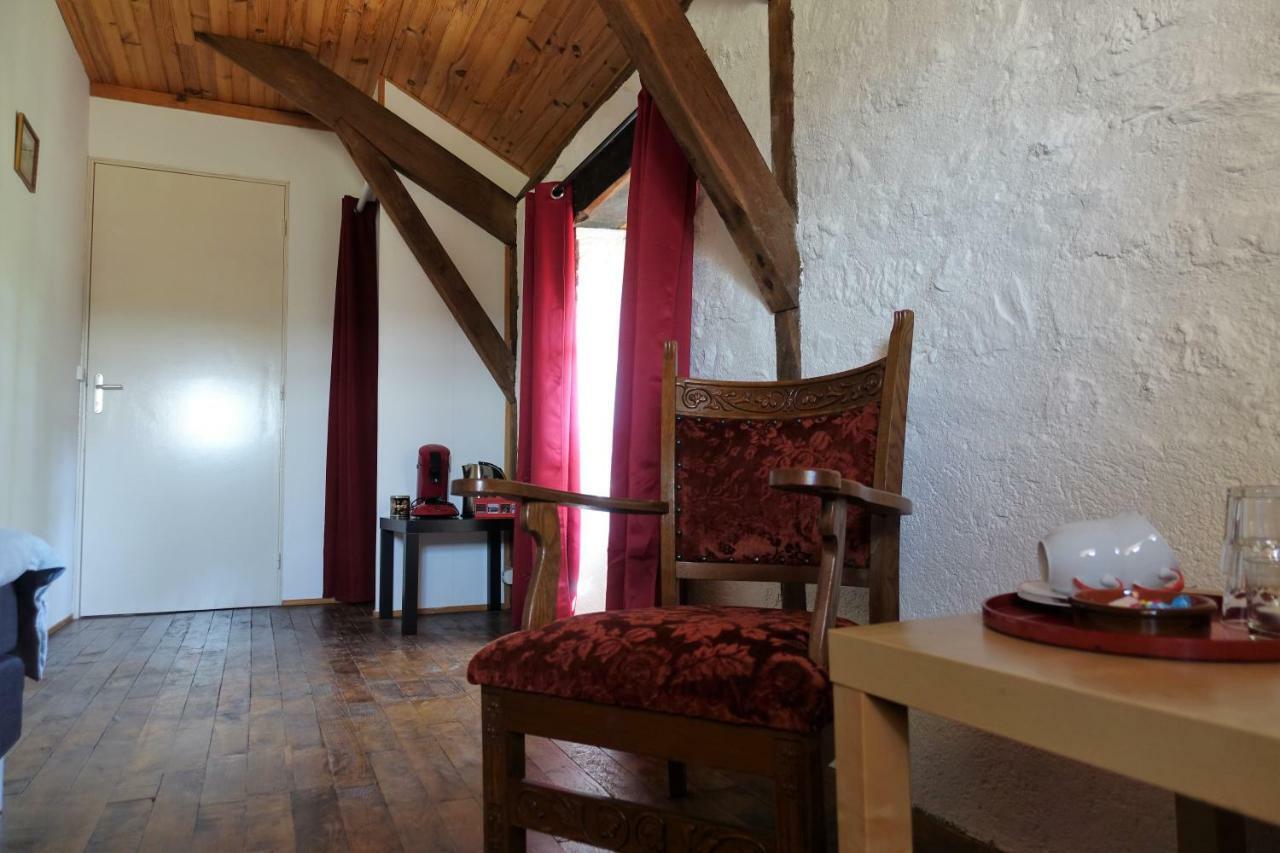 Domaine Les Teuilleres Bed and Breakfast Lacam-dʼOurcet Εξωτερικό φωτογραφία